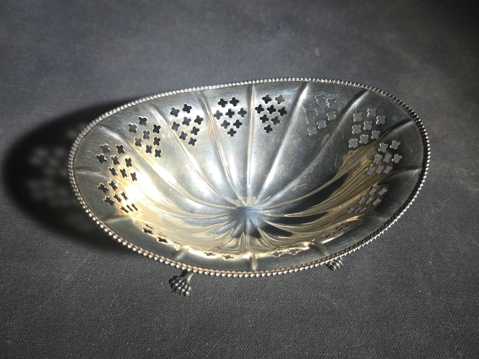 Pair of Antique Sterling Silver Pierced Footed Bowls with Beaded Rims and Paw Feet, Black, Starr & Frost, New York, Pattern 4884
