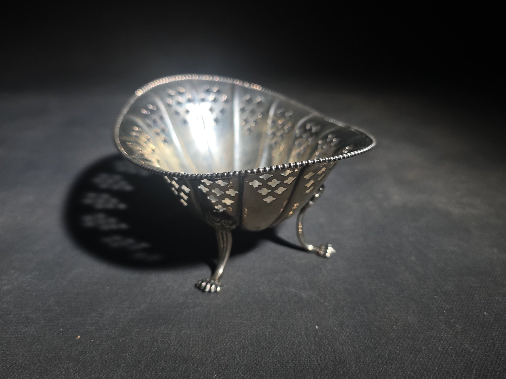 Pair of Antique Sterling Silver Pierced Footed Bowls with Beaded Rims and Paw Feet, Black, Starr & Frost, New York, Pattern 4884
