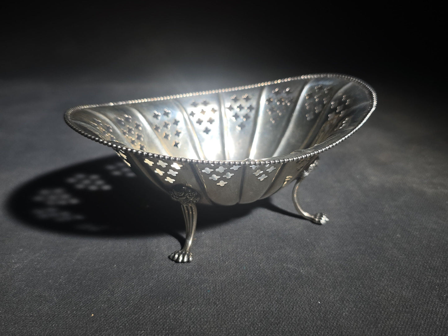 Pair of Antique Sterling Silver Pierced Footed Bowls with Beaded Rims and Paw Feet, Black, Starr & Frost, New York, Pattern 4884