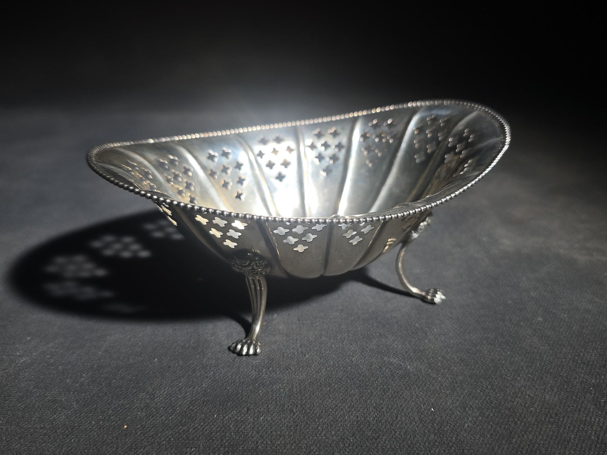 Pair of Antique Sterling Silver Pierced Footed Bowls with Beaded Rims and Paw Feet, Black, Starr & Frost, New York, Pattern 4884