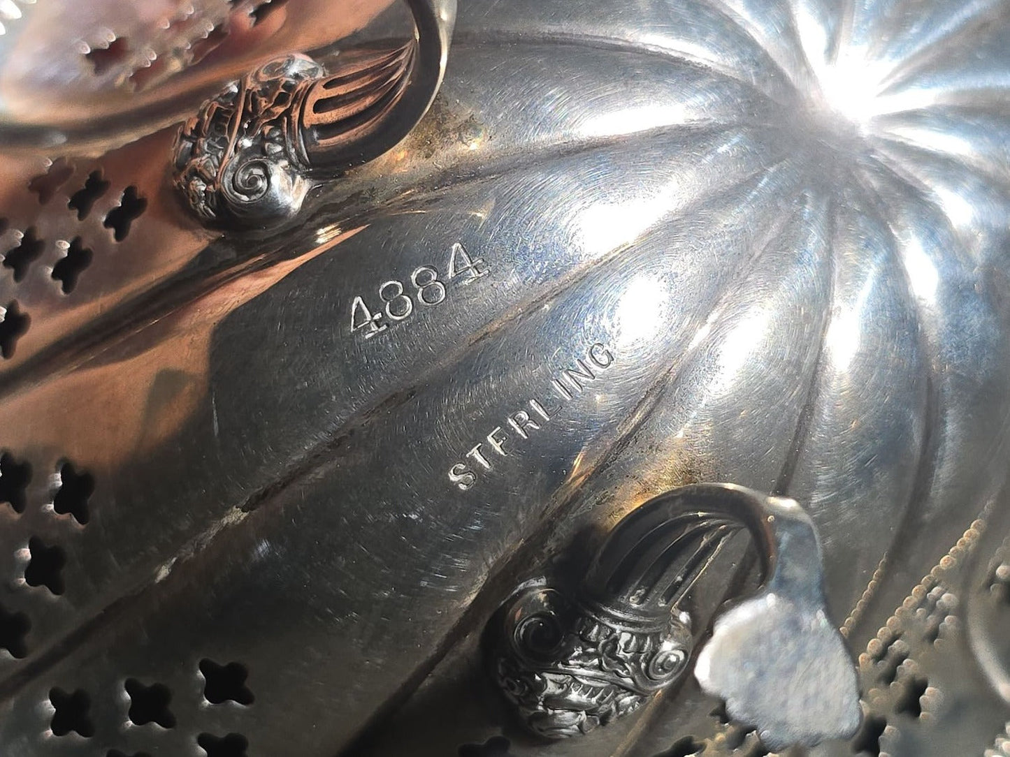 Pair of Antique Sterling Silver Pierced Footed Bowls with Beaded Rims and Paw Feet, Black, Starr & Frost, New York, Pattern 4884