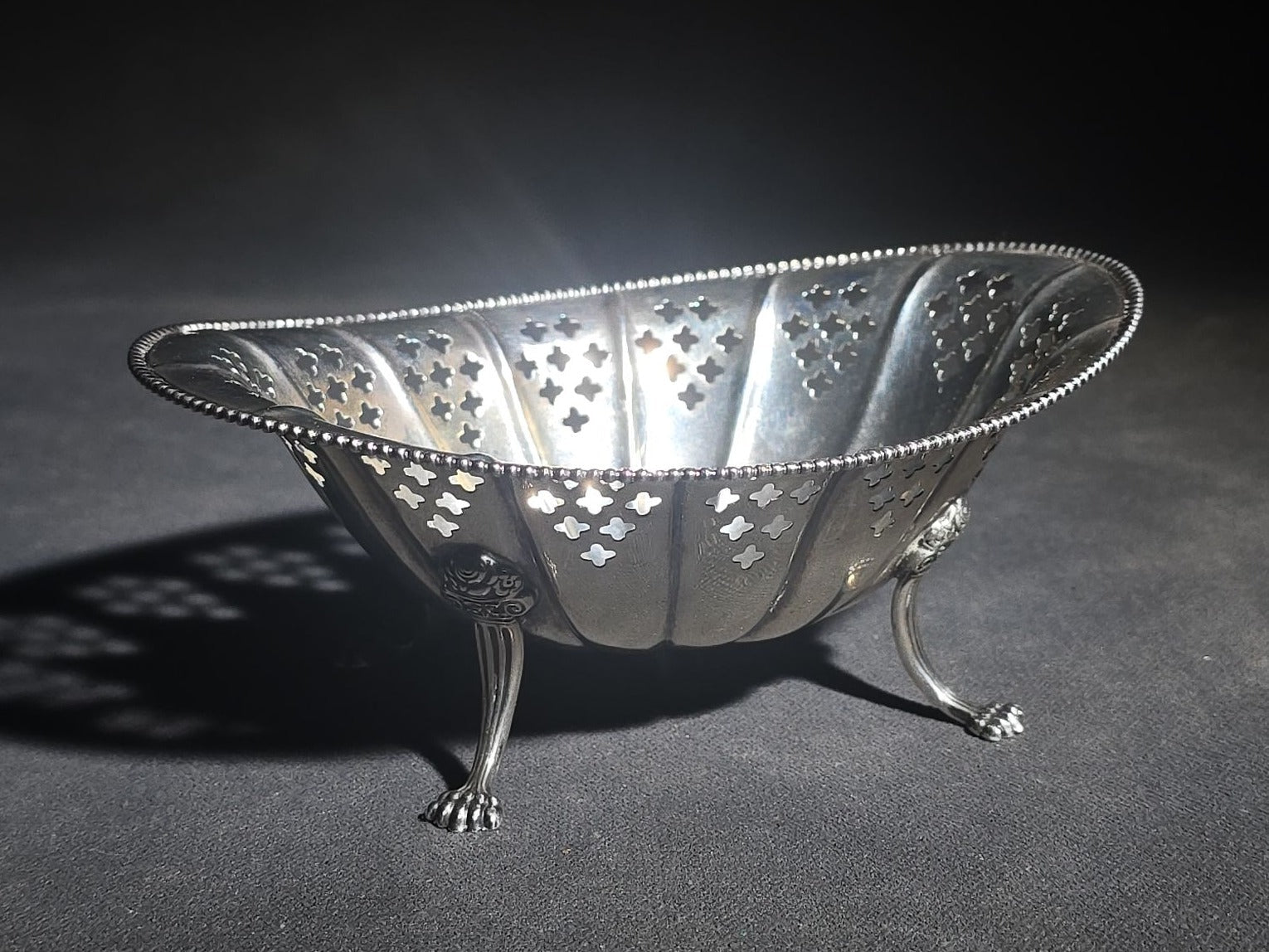 Pair of Antique Sterling Silver Pierced Footed Bowls with Beaded Rims and Paw Feet, Black, Starr & Frost, New York, Pattern 4884