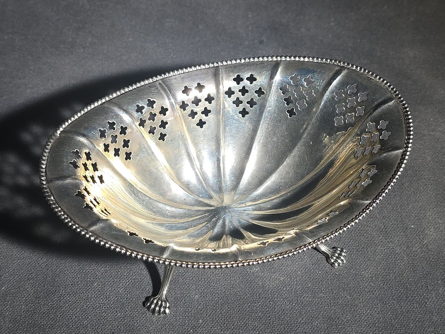 Pair of Antique Sterling Silver Pierced Footed Bowls with Beaded Rims and Paw Feet, Black, Starr & Frost, New York, Pattern 4884