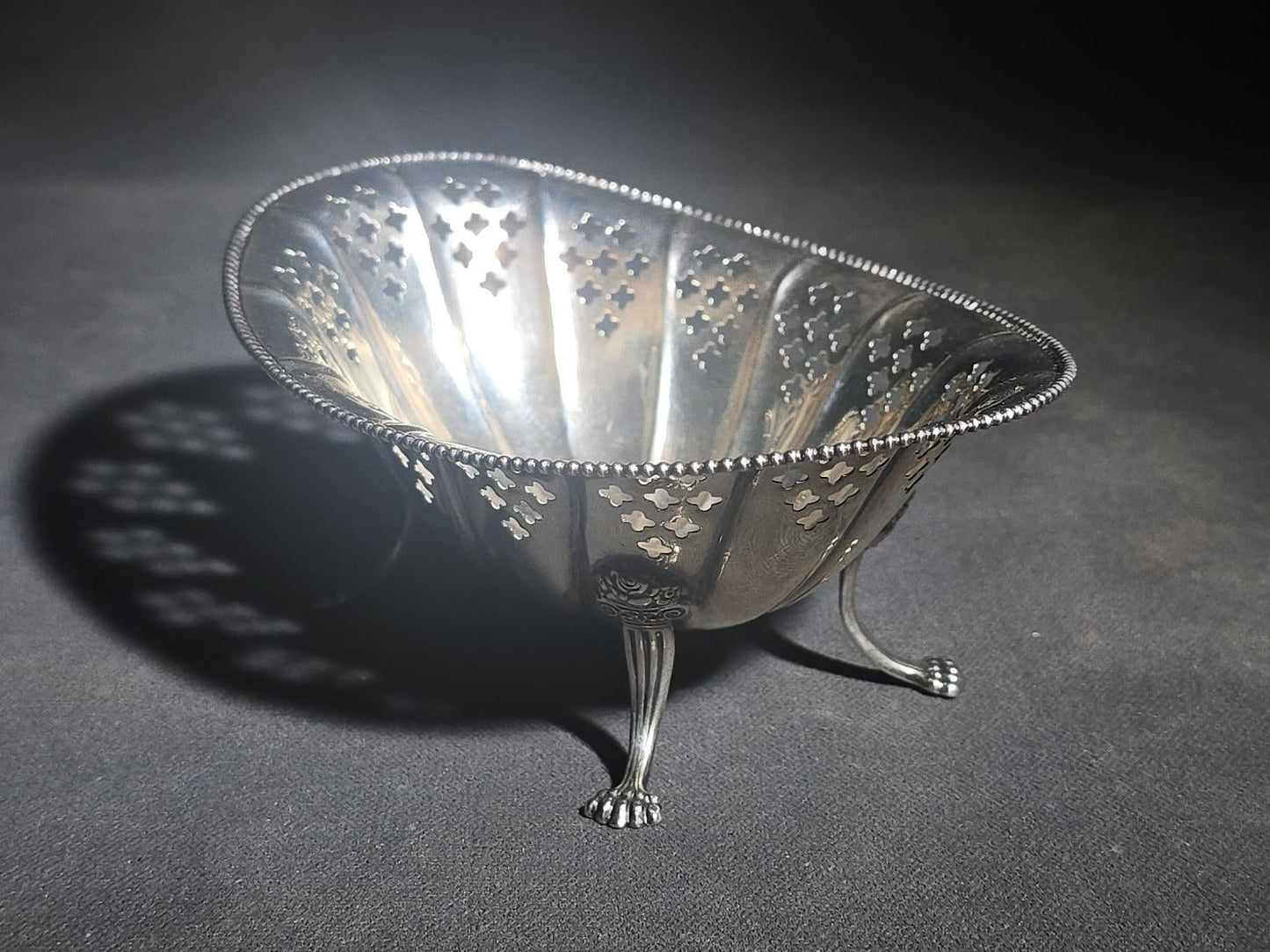 Pair of Antique Sterling Silver Pierced Footed Bowls with Beaded Rims and Paw Feet, Black, Starr & Frost, New York, Pattern 4884
