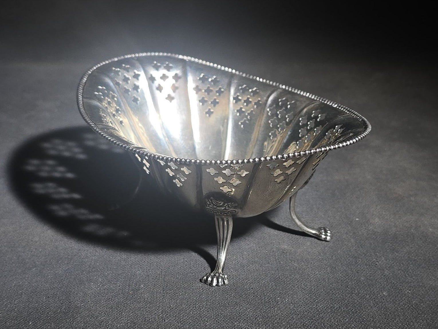 Pair of Antique Sterling Silver Pierced Footed Bowls with Beaded Rims and Paw Feet, Black, Starr & Frost, New York, Pattern 4884