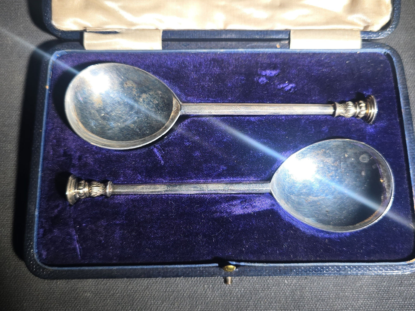 Pair of Antique English Sterling Silver Seal Top Spoons in Fitted Presentation Case, Retailed by Sidney Rambridge, Goldsmith, Salisbury