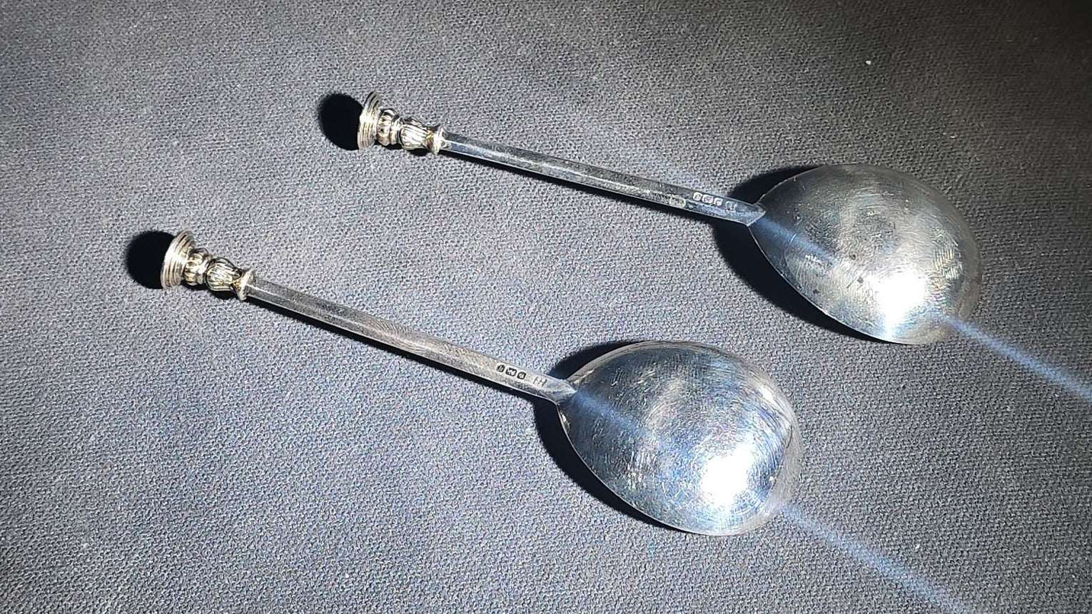 Pair of Antique English Sterling Silver Seal Top Spoons in Fitted Presentation Case, Retailed by Sidney Rambridge, Goldsmith, Salisbury
