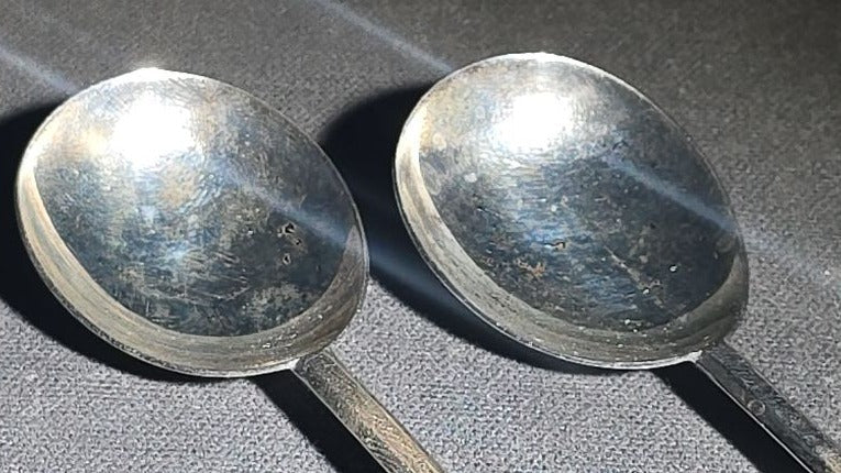 Pair of Antique English Sterling Silver Seal Top Spoons in Fitted Presentation Case, Retailed by Sidney Rambridge, Goldsmith, Salisbury