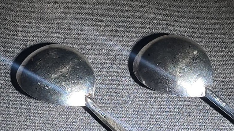 Pair of Antique English Sterling Silver Seal Top Spoons in Fitted Presentation Case, Retailed by Sidney Rambridge, Goldsmith, Salisbury