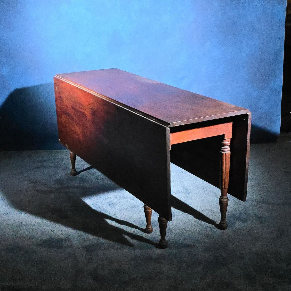 Antique Drop-Leaf Gateleg Table with Turned Legs