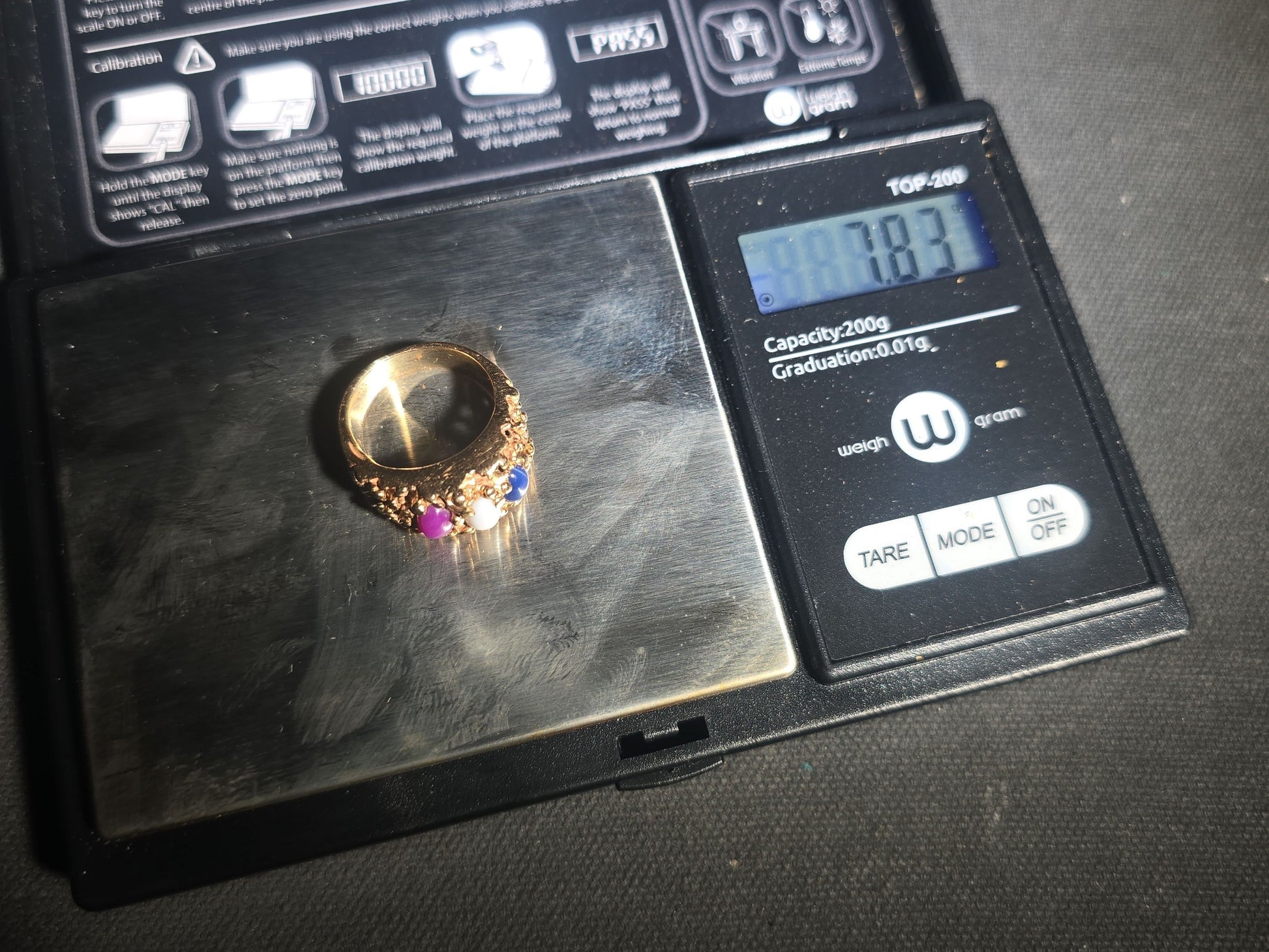 14K Gold Nugget-Style Ring with Three Oval Cabochon Star Stones in Blue, White, and Pink