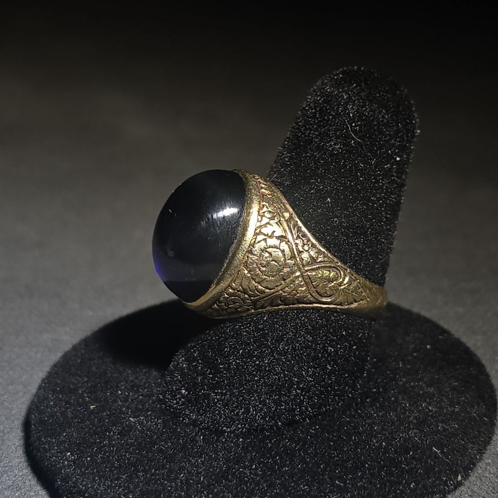 14K Gold Ring with Large Oval Cabochon Sapphire and Engraved Floral Scrollwork Band