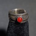 Lot 042 - Vintage Southwestern Sterling Silver and Coral Child's Ring with Twisted Rope Borders, Total Weight 1.70 g