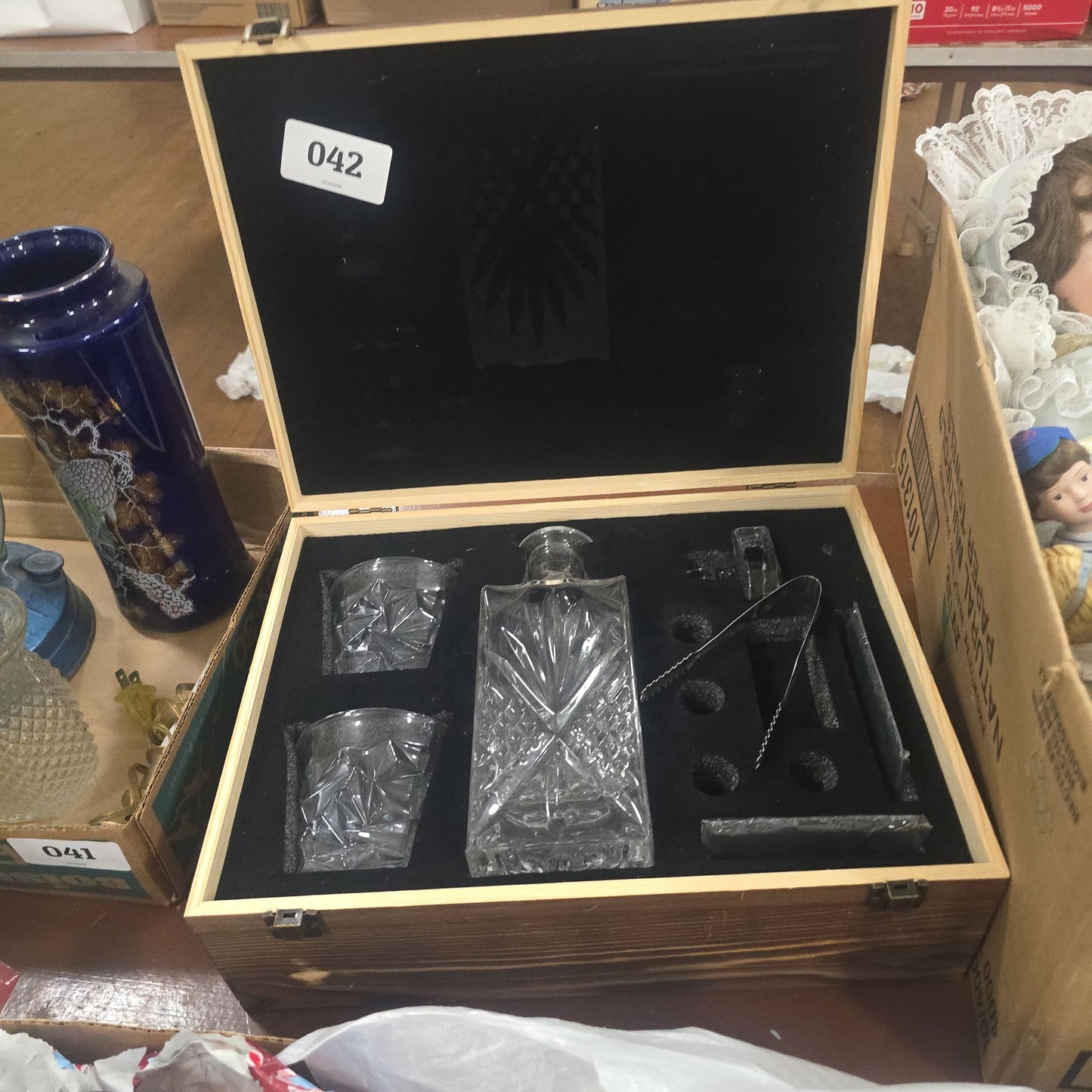 Lot 042 - Modern Drinking Set (1)