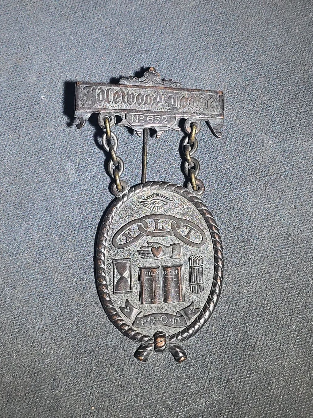 Grouping of Eight Antique Fraternal and G.A.R. Medals, Badges, and Accessories including I.O.O.F. Idlewool Lodge No. 652, Knights of Pythias Trinity Commandery Augusta, Maine, and G.A.R. Encampment Souvenir Badges
