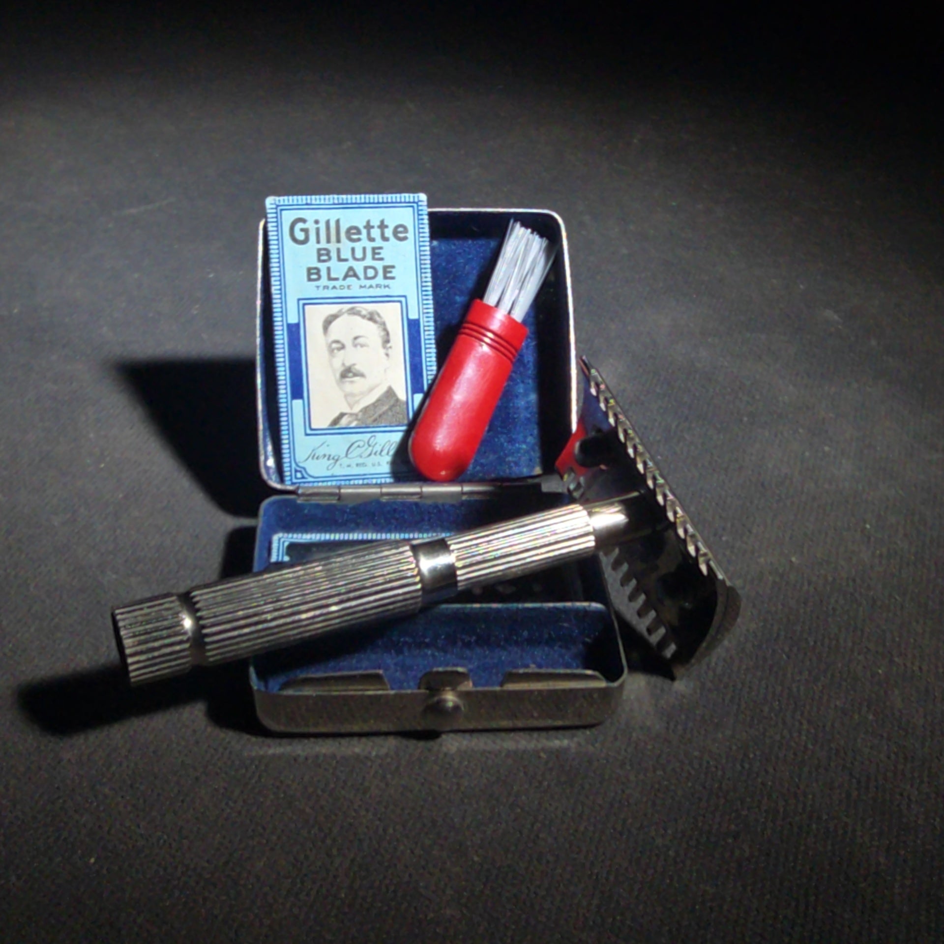 Vintage Gillette Pocket Safety Razor Travel Set in Compact Hinged Metal Case with Gillette Blue Blade Pack and Cleaning Brush