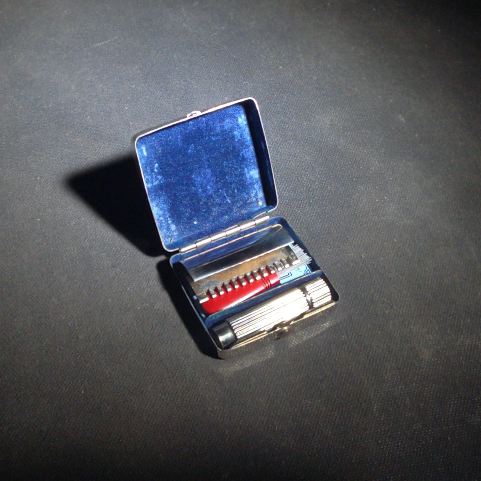 Vintage Gillette Pocket Safety Razor Travel Set in Compact Hinged Metal Case with Gillette Blue Blade Pack and Cleaning Brush
