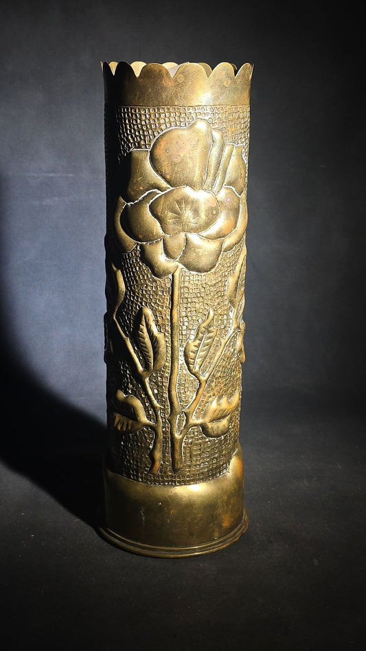 Antique WWI Trench Art Vase with Floral Repousse Decoration, British 18-Pounder Brass Shell Casing Dated 1917, Scalloped Rim