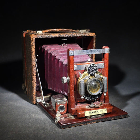 Antique Gundlach-Manhattan Optical Co. Korona IV 4x5 Compact Folding Camera, Manufactured by Gundlach-Manhattan Optical Co., Rochester, New York