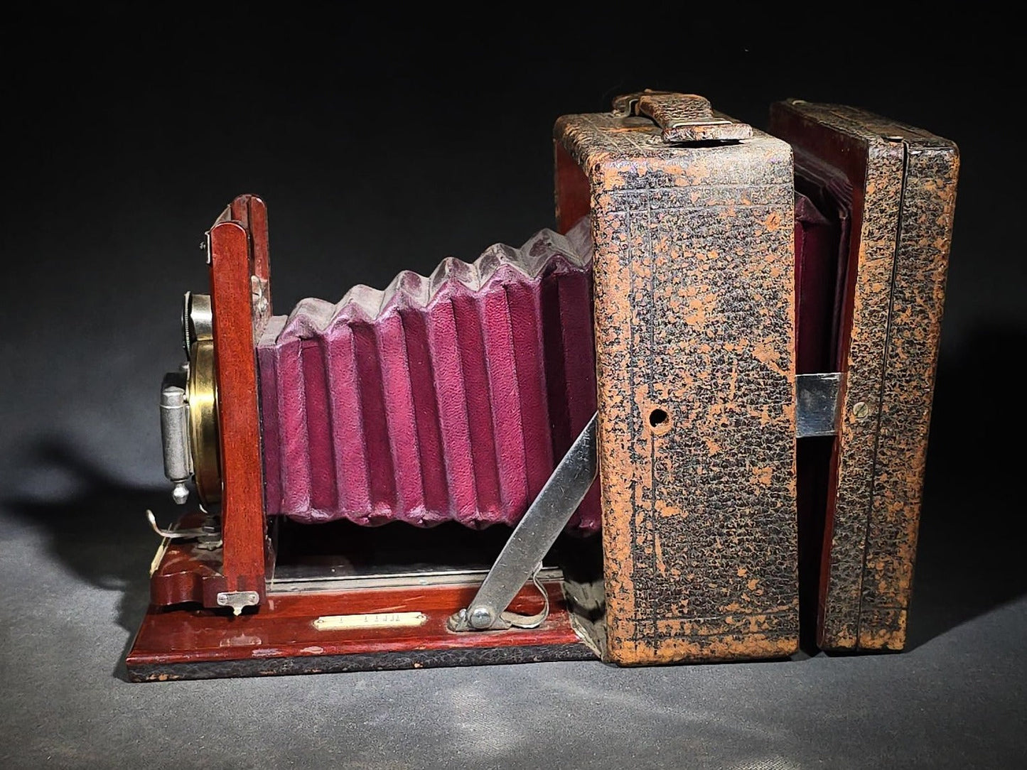 Antique Gundlach-Manhattan Optical Co. Korona IV 4x5 Compact Folding Camera, Manufactured by Gundlach-Manhattan Optical Co., Rochester, New York