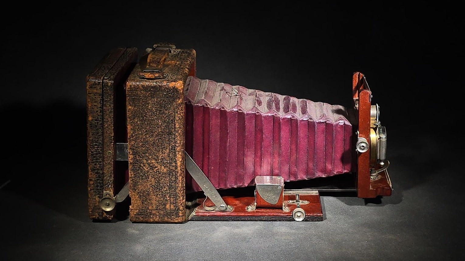 Antique Gundlach-Manhattan Optical Co. Korona IV 4x5 Compact Folding Camera, Manufactured by Gundlach-Manhattan Optical Co., Rochester, New York