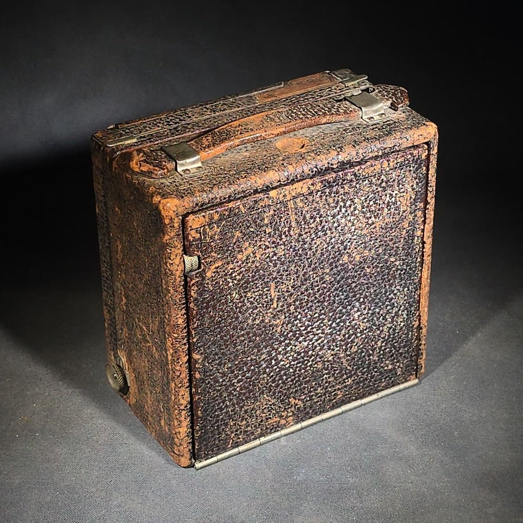 Antique Gundlach-Manhattan Optical Co. Korona IV 4x5 Compact Folding Camera, Manufactured by Gundlach-Manhattan Optical Co., Rochester, New York