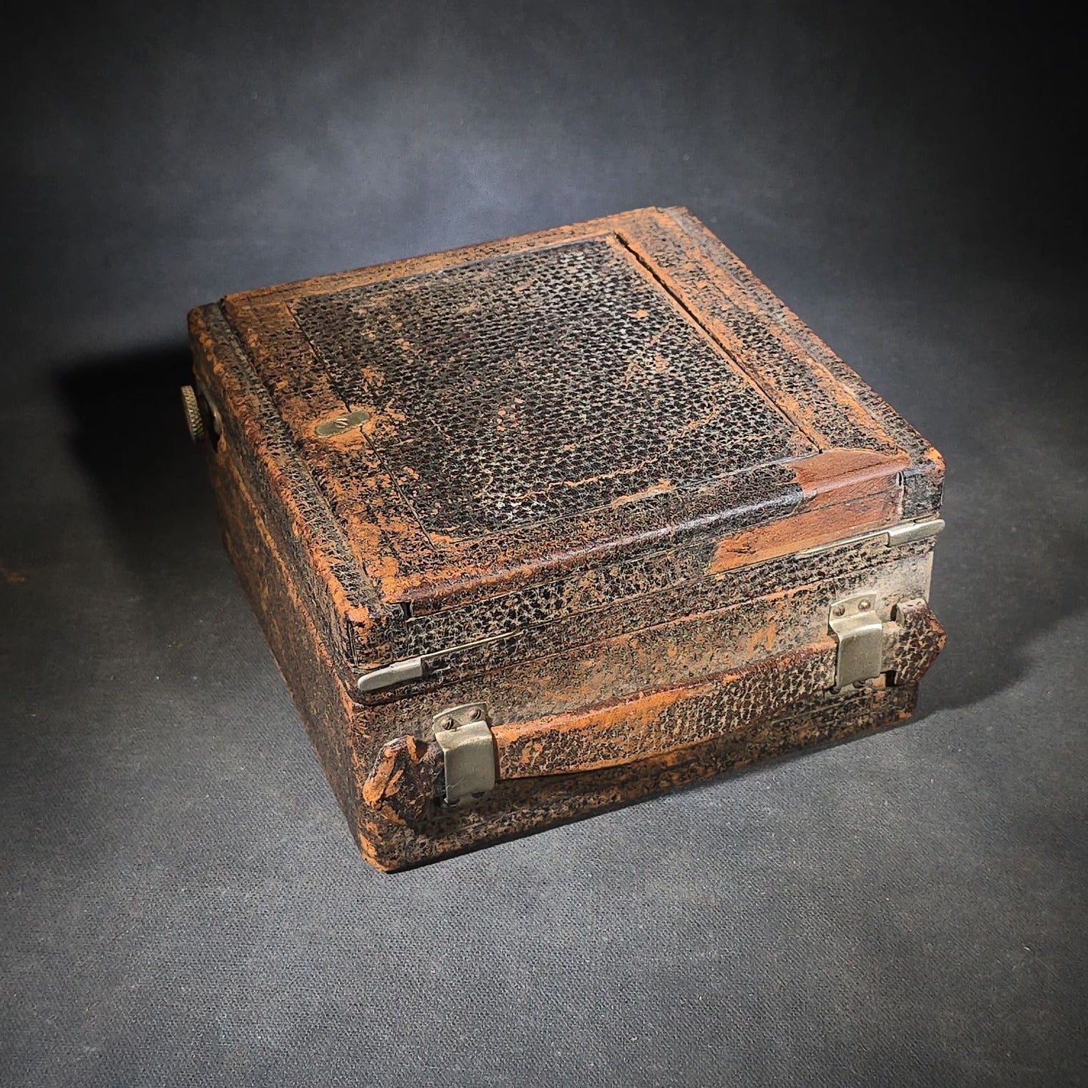 Antique Gundlach-Manhattan Optical Co. Korona IV 4x5 Compact Folding Camera, Manufactured by Gundlach-Manhattan Optical Co., Rochester, New York