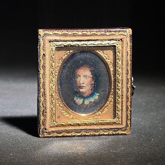 Antique 1/6th Plate Daguerreotype Photograph of a Young Woman with Ruffled Collar in Half Leatherette Case