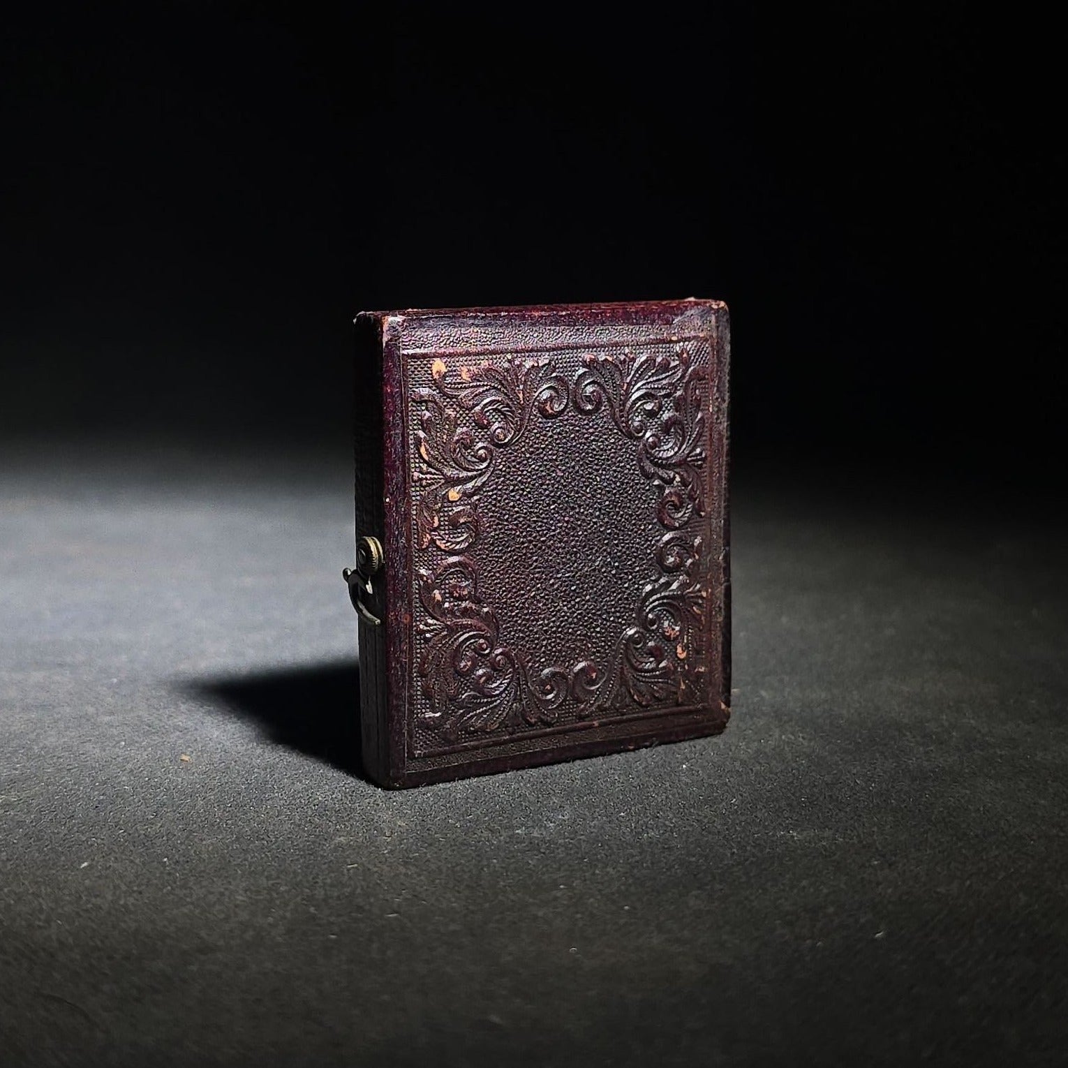 Antique 1/6th Plate Daguerreotype Photograph of a Young Woman with Ruffled Collar in Half Leatherette Case