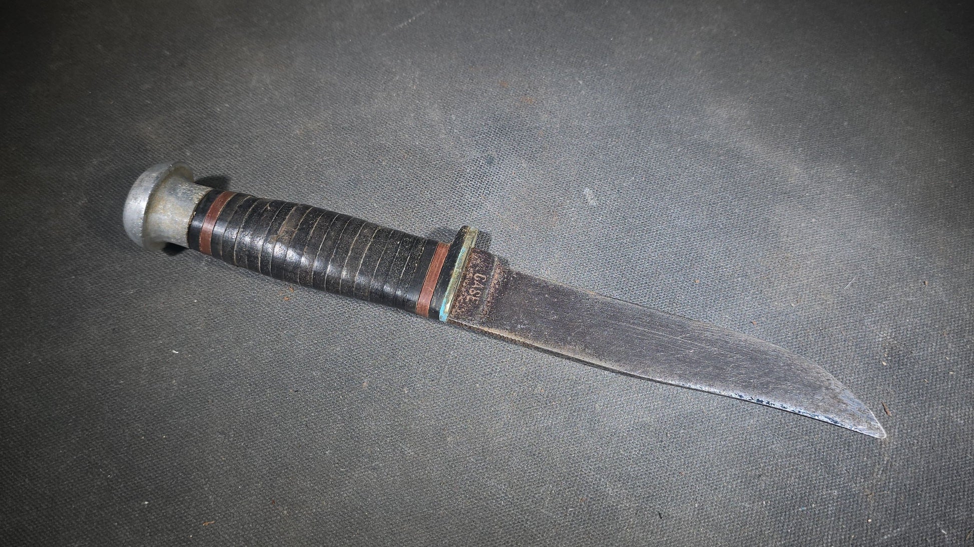 Vintage Case Fixed-Blade Knife with Stacked Leather Handle and Leather Sheath