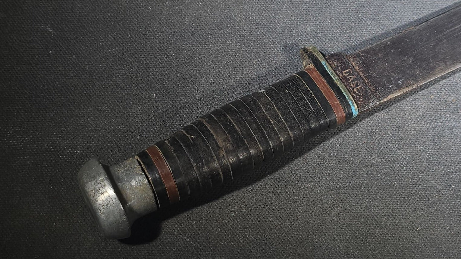Vintage Case Fixed-Blade Knife with Stacked Leather Handle and Leather Sheath