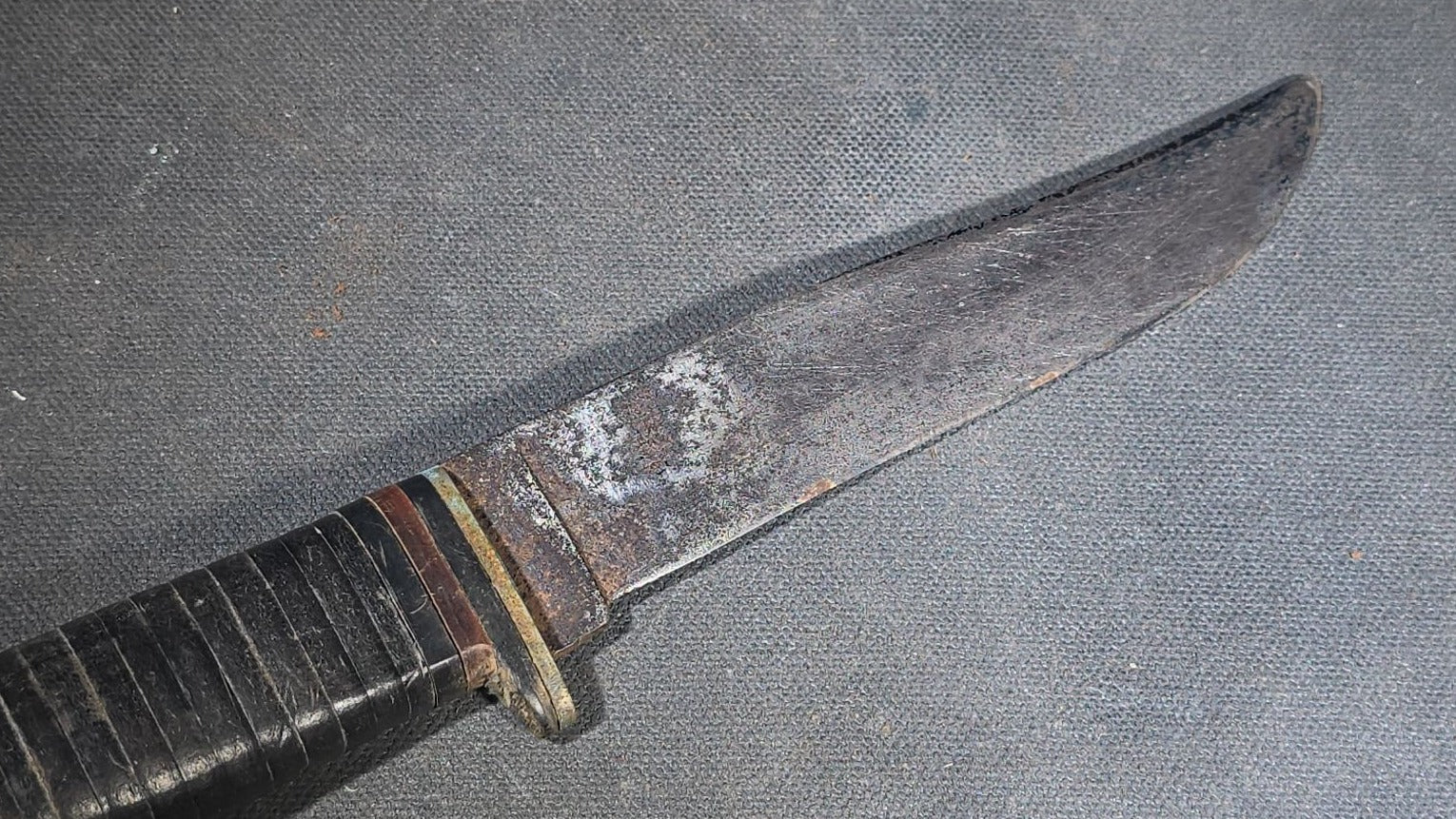Vintage Case Fixed-Blade Knife with Stacked Leather Handle and Leather Sheath