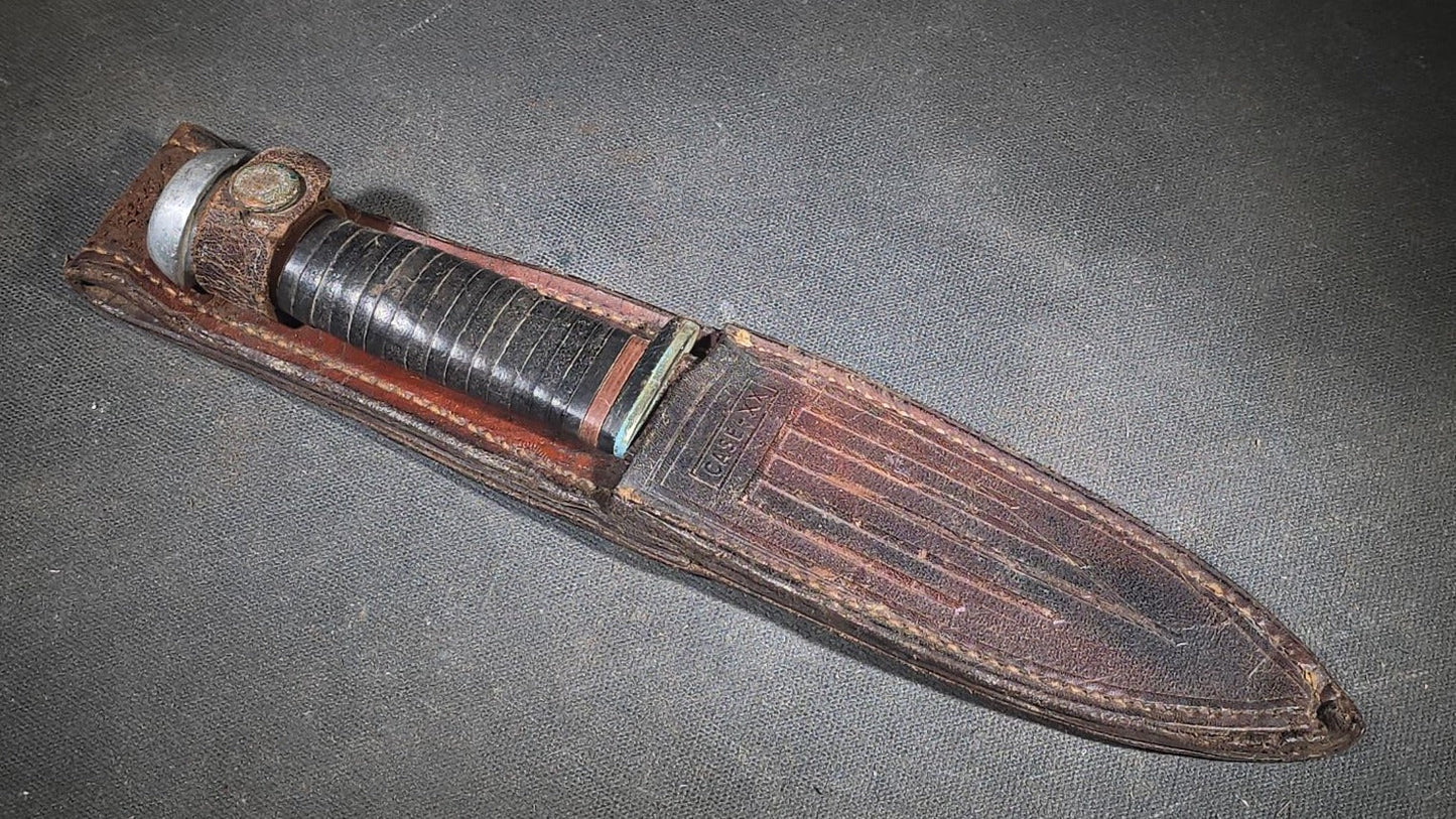 Vintage Case Fixed-Blade Knife with Stacked Leather Handle and Leather Sheath