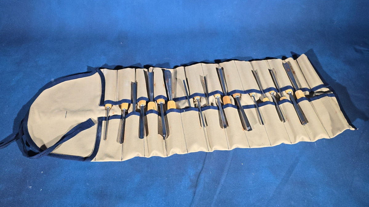 Grouping of 19 Modern Swiss-Made Pfeil Wood Carving Gouges in Canvas Tool Roll