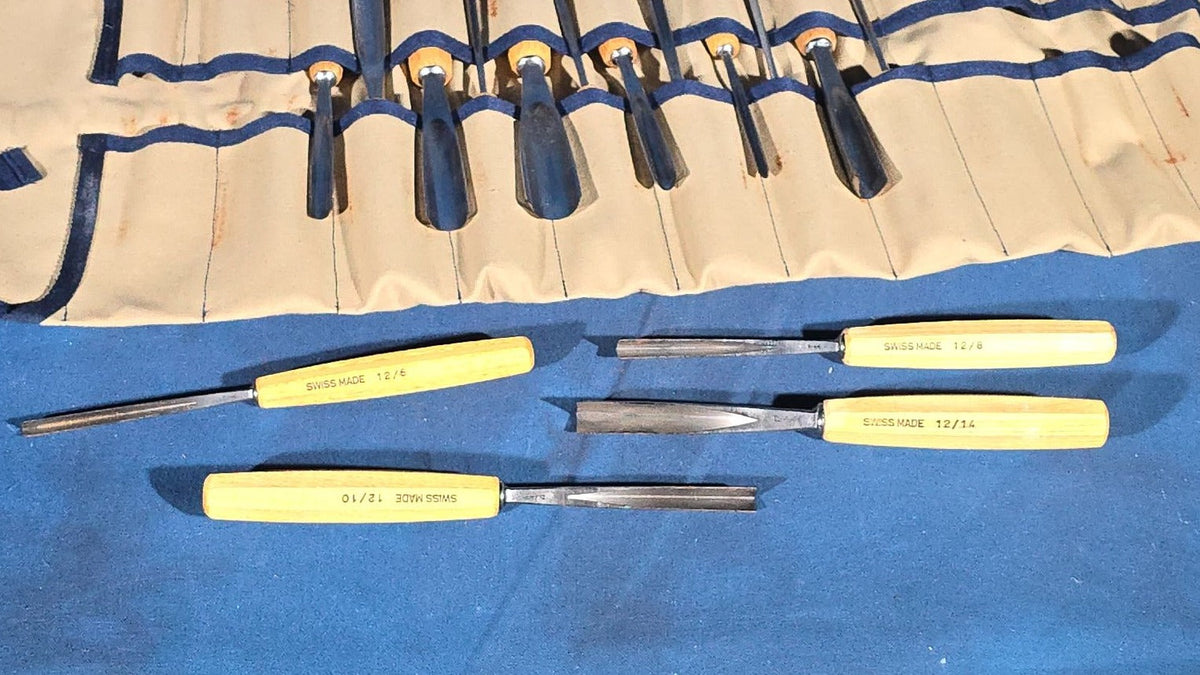 Grouping of 19 Modern Swiss-Made Pfeil Wood Carving Gouges in Canvas Tool Roll