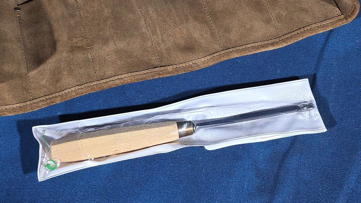 Grouping of Five Modern Auriou Wood Carving Tools in Suede Tool Roll