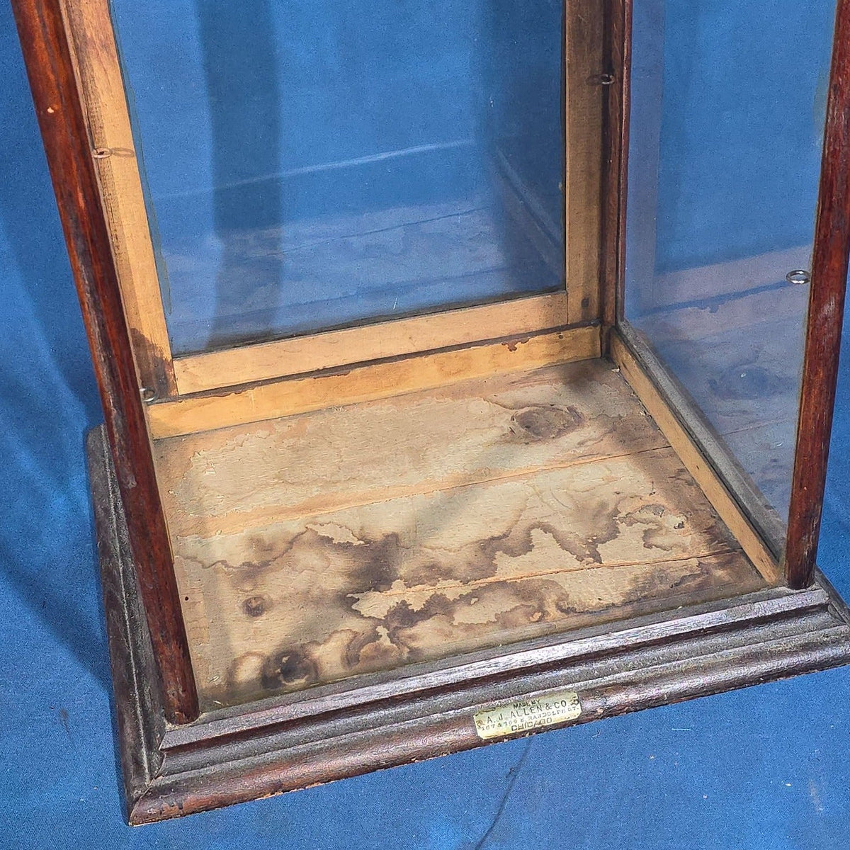 Antique Tabletop Glass Display Case, Manufactured by A.J. Allen & Co., 167 & 169 East Randolph Street, Chicago, Illinois