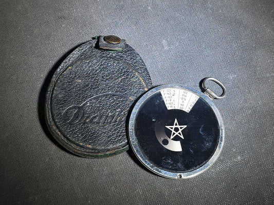 Antique Ica Diaphot Extinction Exposure Meter with Leather Case, Manufactured by Ica A.G., Dresden, Germany