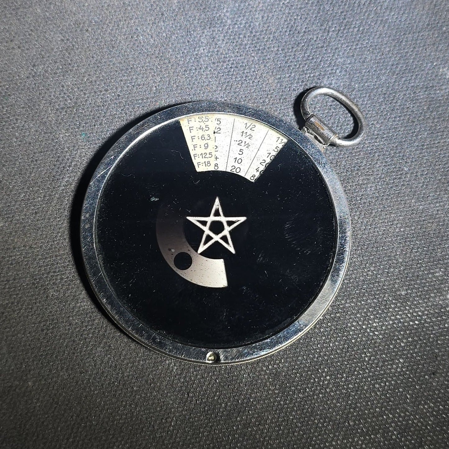 Antique Ica Diaphot Extinction Exposure Meter with Leather Case, Manufactured by Ica A.G., Dresden, Germany