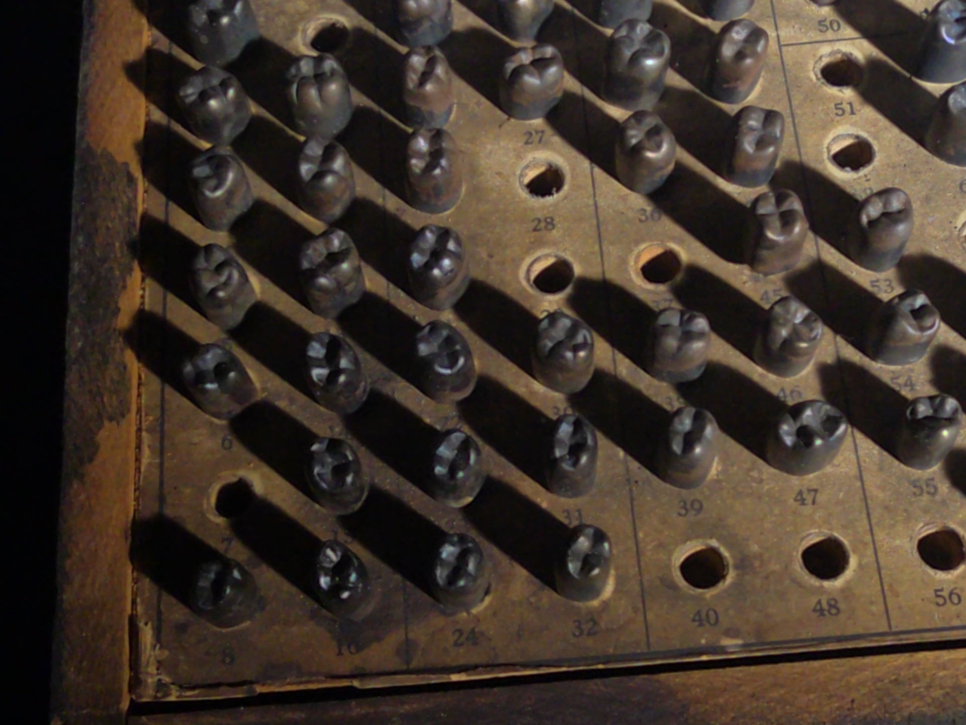 Antique S.S. White Dental Mfg. Co. Steel Tooth Die Set in Wooden Case with Indexed Chart