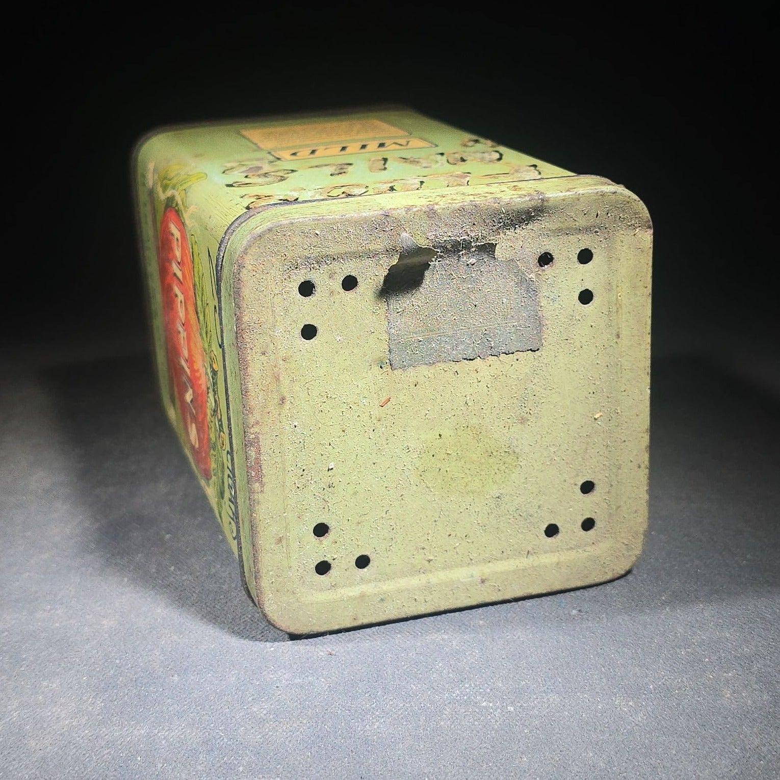 Antique Pippins 25 Cigars Tin Lithograph Advertising Canister with Apple and Crossed Cigars Graphics, H. Traiser & Co. Inc., Boston, Massachusetts