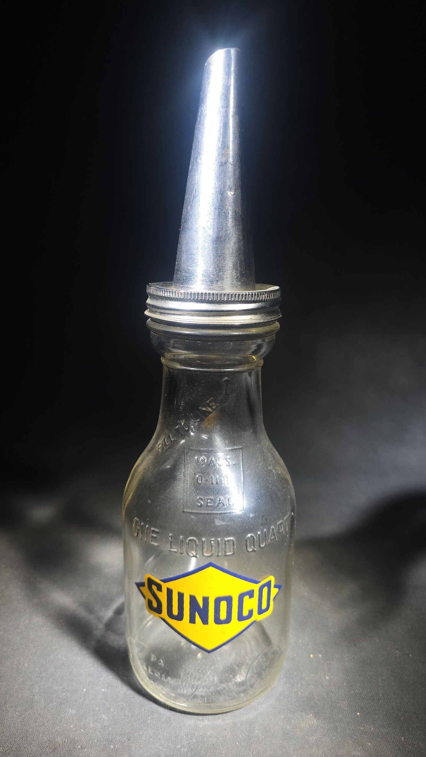 Vintage One-Quart Glass Motor Oil Bottle Advertising Sunoco with Metal Spout, Duraglas BW 1228