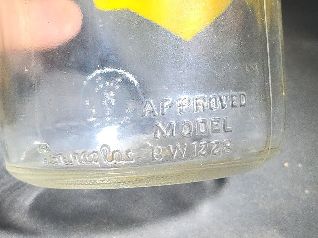 Vintage One-Quart Glass Motor Oil Bottle Advertising Sunoco with Metal Spout, Duraglas BW 1228