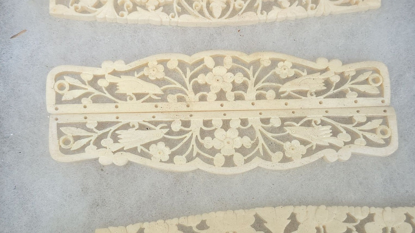 Antique Carved Bone Brisé Fan Staves with Pierced Floral and Vine Designs in Glass-Top Riker Display Case