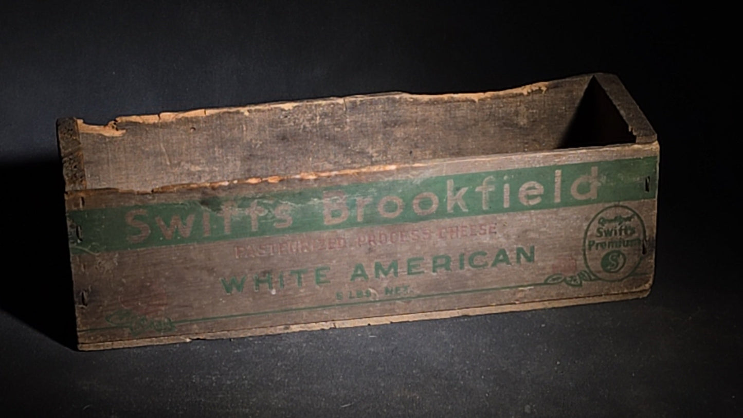 Vintage Swift's Brookfield White American Pasteurized Process Cheese Advertising Wooden Box, 5 Lbs. Net