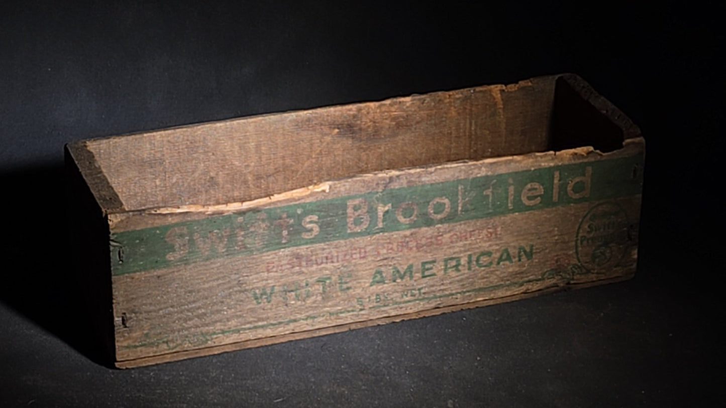 Vintage Swift's Brookfield White American Pasteurized Process Cheese Advertising Wooden Box, 5 Lbs. Net