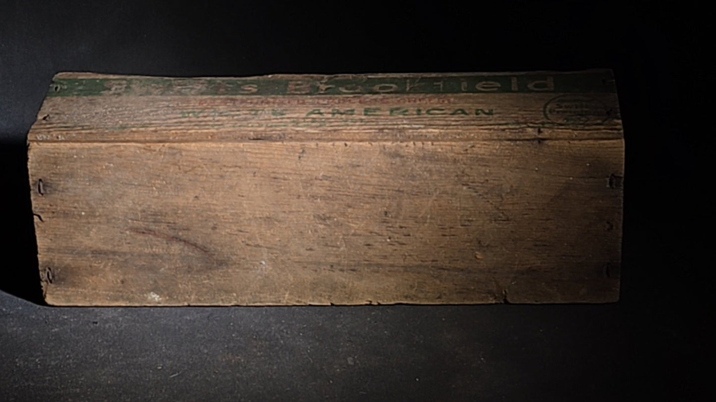 Vintage Swift's Brookfield White American Pasteurized Process Cheese Advertising Wooden Box, 5 Lbs. Net