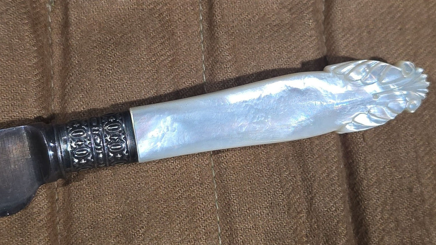 Antique Set of 12 Mother-of-Pearl Handled Knives in Gorham Mfg. Co. Silversmiths Roll, Retailed by Theodore B. Starr, Madison Square, New York
