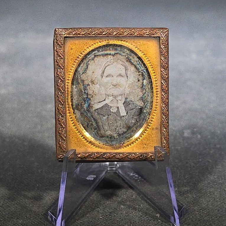 Antique 1/16th Plate Daguerreotype Photograph of an Elderly Woman in Bonnet, Uncased