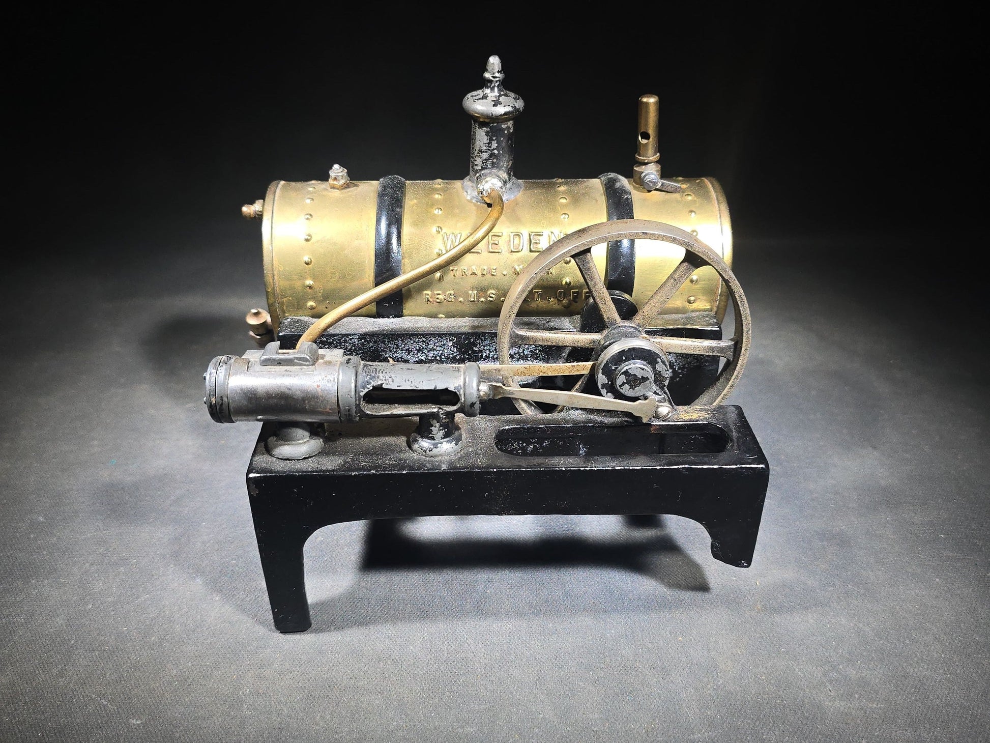 Antique Weeden Toy Steam Engine with Brass Boiler and Flywheel, Manufactured by Weeden Manufacturing Co., Note Broken Leg